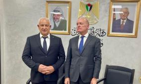 وزير الداخلية يلتقي سفير حقوق الإنسان في وزارة الخارجية الهولندية ويم غيرتس 