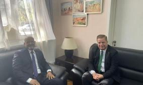 السفير جواد عواد يلتقي السفير الموريتاني لدى بكين