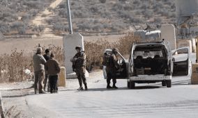 الاحتلال ينصب حاجزا عسكريا في المغير شرق رام الله