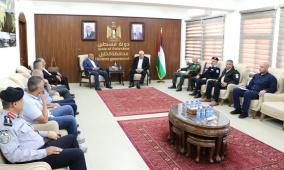 وزير الداخلية يؤكد من الخليل أهمية دور لجان السِّلم الأهلي في معالجة القضايا المجتمعية