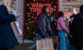 وول ستريت جورنال: الطبقة الوسطى الأميركية تنهار