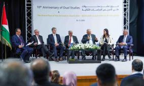 جامعة القدس تحتفل بعقد من التميز في الدراسات الثنائية وتتوج الفائزين بجائزة الإبداع 2025