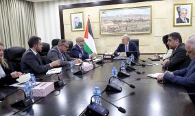 رئيس الوزراء يعقد اجتماعاً تنسيقياً مع عدد من ممثلي الدول والمنظمات الدولية حول جهود الإغاثة والتعافي في غزة
