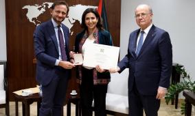 د. علا عوض تتقلد وسام نجمة إيطاليا الكبرى