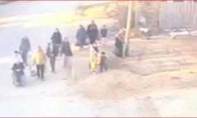 الاحتلال يجبر عائلات على مغادرة منازلها في مخيم الفارعة