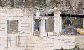 الاحتلال يجبر مواطنا على هدم منزله في ضاحية السلام شرق القدس