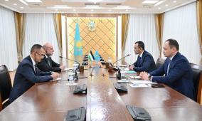 الهباش يطلع رئيس مجلس الشيوخ في كازاخستان على تطورات الأوضاع في فلسطين