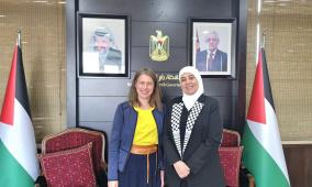 غنام تُطلع القنصل السويدي على آخر مستجدات جرائم الاحتلال والمستوطنين بحق شعبنا