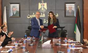 وزارة العمل ومركز العمل التنموي/ معا يوقعان مذكرة تفاهم لتعزيز التشغيل وتمكين الشباب والنساء