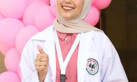 تالا أبو سارة طالبة كلية الصيدلة في الجامعة العربية الأمريكية تطلق أكاديمية مبتكرة تعيد تشكيل مستقبل المهنة