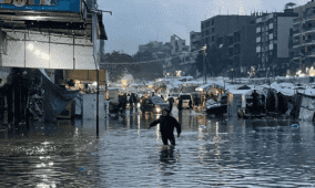 الأمطار تغرق خيام النازحين وتُصيب عدداً منهم في قطاع غزة