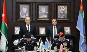 الشرطة الفلسطينية والأمن العام الأردني يوقعان مذكرة تفاهم لتطوير مركز الطوارئ (911) في فلسطين