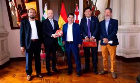 سفير فلسطين لدى بوليفيا وحاكم ولاية سوكري يبحثان آفاق التعاون