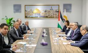 تفاصيل اجتماع الشيخ مع ملادينوف بشأن المرحلة الثانية في غزة