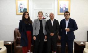 أبو هولي يبحث مع القنصل السويدي أوضاع اللاجئين الفلسطينيين بالمخيمات وأزمة الاونروا المالية وتداعياتها