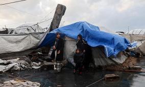 وفاة 5 أطفال و10 من كبار السن في غزة بسبب البرد وضيق التنفس