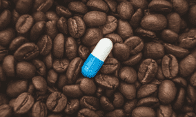 تحذيرات جديدة: تجنّب شرب القهوة مع بعض الأدوية