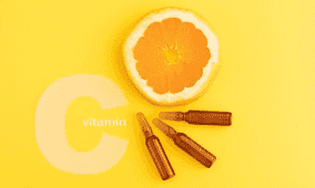 ما الكمية اليومية التي يحتاجها الجسم من فيتامين C؟