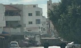 قوة خاصة من جيش الاحتلال تعتقل مواطنا من ضاحية شويكة