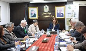 وزارة شؤون المرأة تعقد لقاءً حوارياً مع شخصيات وطنية وقيادات مؤثرة حول استحقاقات المرحلة وواقع المرأة