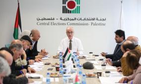 لجنة الانتخابات المركزية تبحث مع الأحزاب والفصائل الاستعدادات للانتخابات المحلية 2026