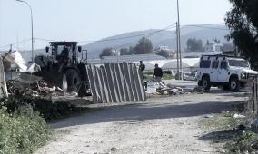 الاحتلال يهدم بركسات وحظائر ماشية جنوب الخليل
