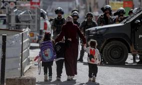 اقتحامات واعتقالات بالضفة والقدس وتعليق الدوام في مدارس كفر عقب