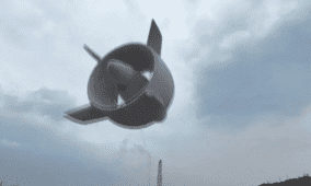 الصين تجري أول اختبار ناجح لمحطة طاقة طائرة