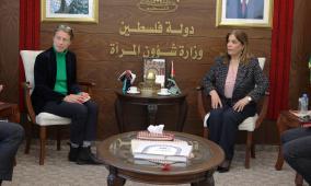 وزيرة شؤون المرأة تلتقي القنصل العام للسويد لتعزيز التعاون في قضايا النساء وتمكينهن