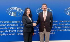 السفيرة أمل جادو تجمتع مع عضو البرلمان الأوروبي " البرتغالي سبستياو بوغالو"