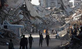 10 شهداء بينهم 4 أطفال في قصف الاحتلال خيام ومباني نازحين في غزة