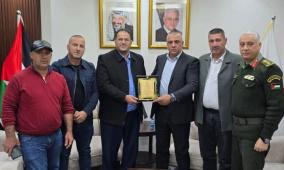 اللواء ناصر البوريني يستقبل رئيس وأعضاء بلدية الظاهرية