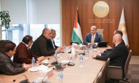 محافظ سلطة النقد يبحث مع وفد من غرفة تجارة القدس التحديات التي تواجه القطاع التجاري في القدس