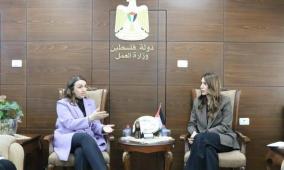 وزيرة العمل تبحث مع SPARK وFlow تطوير سياسات وطنية لتعزيز الريادة والاقتصاد الأخضر.