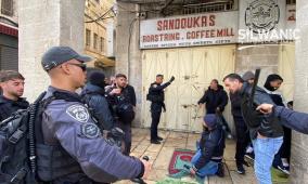 الاحتلال يمنع المقدسيين من الصلاة في شارع صلاح الدين