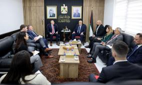 وزير الداخلية يبحث مع رئيس مكتب الممثلية الكندية تطورات الأوضاع الراهنة في الأراضي الفلسطينية