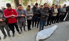 شهيد وجرحى جراء قصف الاحتلال مجموعة من المواطنين في مدينة غزة