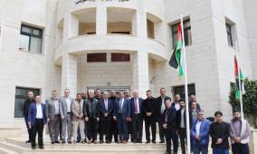 بالصور| برهم يجري جولة تفقدية لمتابعة قضايا تخص التعليم في بلدة طمون 