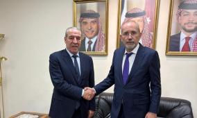 الشيخ والصفدي يبحثان الأوضاع الإنسانية في غزة