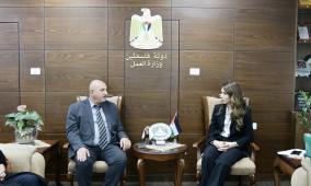 وزيرة العمل تبحث آفاق التعاون مع اتحاد صناعة الحجر والرخام