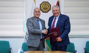 جامعة القدس ومركز تطوير يوقعان اتفاقية لتنفيذ مشروع "دخل مستدام للشباب"