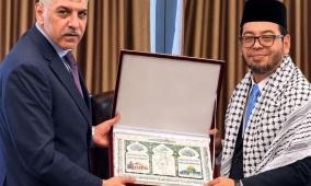 السفير القدرة يبحث مع وزير الشؤون الدينية الماليزية آخر المستجدات في فلسطين