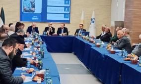 النقل والمواصلات تبحث توسيع حلول الدفع الإلكتروني في النقل العام