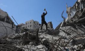 قفزات أسعار هائلة تواجه محاولات التعايش في غزة.. خبير يوضح لراية