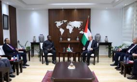 مصطفى يلتقي رئيس اتحاد كتاب عموم إفريقيا ويؤكدان على دعم الثقافة الفلسطينية