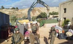 الاحتلال يهدم منزلا شمال القدس بحجة عدم الترخيص