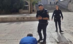 الاحتلال يفرض إجراءات عسكرية مشددة على الأقصى ويعتدي على المصلين