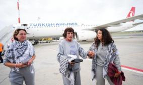 ناشطو "أسطول الصمود العالمي" يصلون إلى إسطنبول