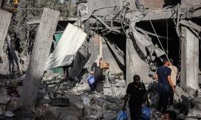 إصابة مواطنة وطفلة برصاص الاحتلال وسط قطاع غزة