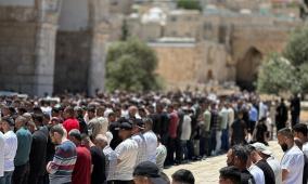 60 ألف مصل يؤدون الجمعة في المسجد الأقصى المبارك